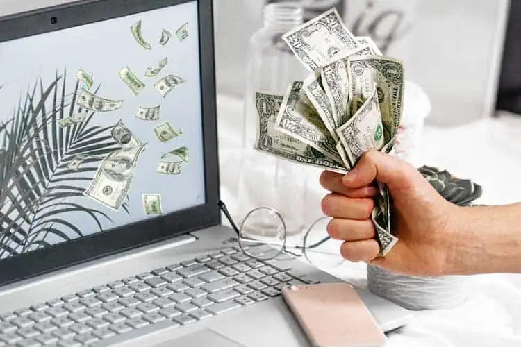 Tips Mendapatkan Uang Dari Internet Yang Bisa Anda Ikuti